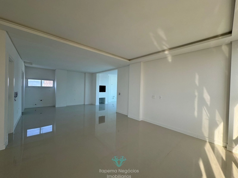 Duplex - 4 Suítes, sendo 2 demi e 1 master, 3 Vagas .: 2ª foto da galeria de imagens do imóvel