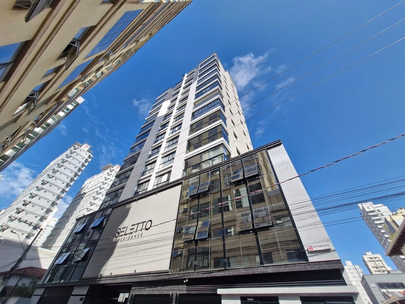 2 Suítes + 2 Vagas em Meia Praia: 33ª foto da galeria de imagens do imóvel