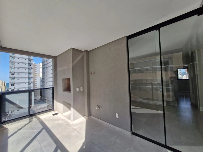 2 Suítes + 2 Vagas em Meia Praia: 4ª foto da galeria de imagens do imóvel