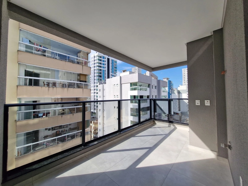 2 Suítes + 2 Vagas em Meia Praia: 5ª foto da galeria de imagens do imóvel