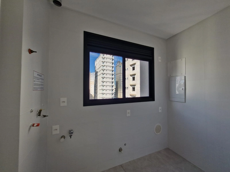 2 Suítes + 2 Vagas em Meia Praia: 18ª foto da galeria de imagens do imóvel