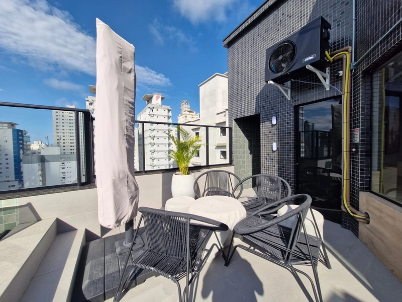 2 Suítes + 2 Vagas em Meia Praia: 27ª foto da galeria de imagens do imóvel