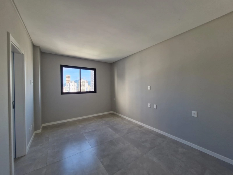 2 Suítes + 2 Vagas em Meia Praia: 12ª foto da galeria de imagens do imóvel