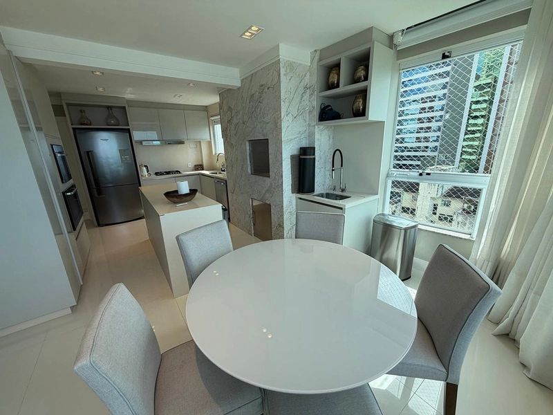 Apartamento 4 Dormitórios Sendo 4 Suítes - Frente para o mar.: 5ª foto da galeria de imagens do imóvel