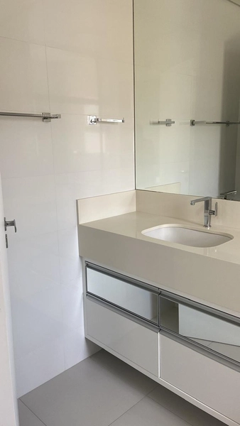 Locação anual, 3 Dormitórios Sendo 3 Suítes - Meia Praia - Itapema / SC: 15ª foto da galeria de imagens do imóvel