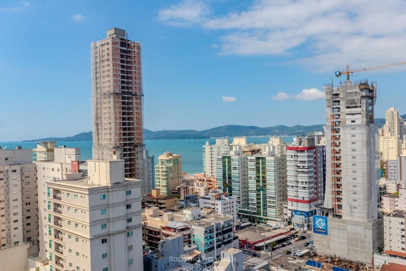 4 Dormitórios Sendo 4 Suítes Meia Praia - Itapema / SC: 6ª foto da galeria de imagens do imóvel