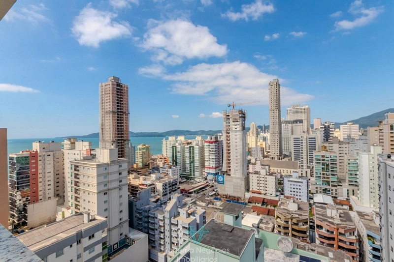 4 Dormitórios Sendo 4 Suítes Meia Praia - Itapema / SC: 5ª foto da galeria de imagens do imóvel