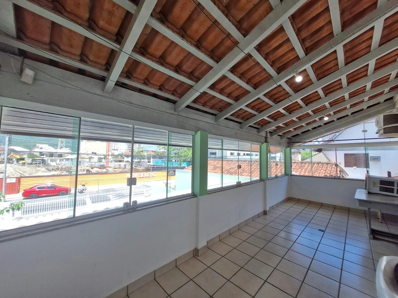 CASA FRENTE MAR À VENDA: 2ª foto da galeria de imagens do imóvel