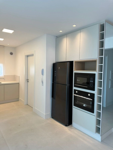 APARTAMENTO À VENDA – 3 SUÍTES | 3 VAGAS | MOBILIADO | 130m² | PEREQUÊ: 6ª foto da galeria de imagens do imóvel