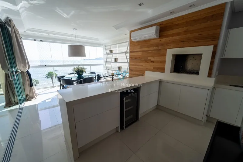 4 dormitórios, 6 banheiros, 4 suítes, 3 vagas de garagem: 18ª foto da galeria de imagens do imóvel
