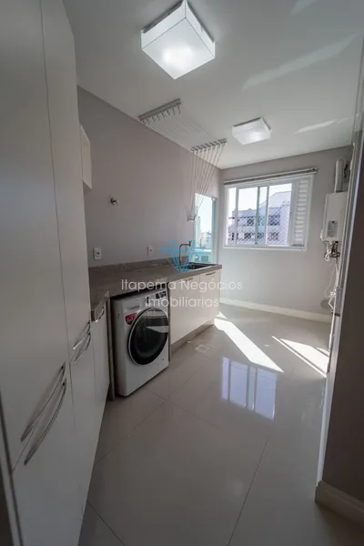 4 dormitórios, 6 banheiros, 4 suítes, 3 vagas de garagem: 26ª foto da galeria de imagens do imóvel