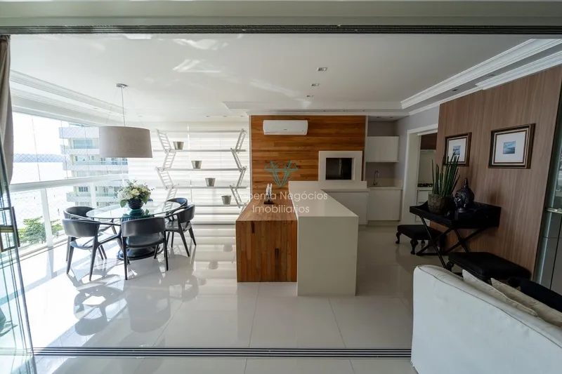 4 dormitórios, 6 banheiros, 4 suítes, 3 vagas de garagem: 9ª foto da galeria de imagens do imóvel