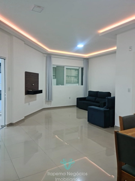 Apartamento com 3 suítes e 2 vagas na Meia Praia: 2ª foto da galeria de imagens do imóvel