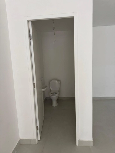 Sala Comercial para Locação – 75m² | Segunda Avenida – Meia Praia: 2ª foto da galeria de imagens do imóvel
