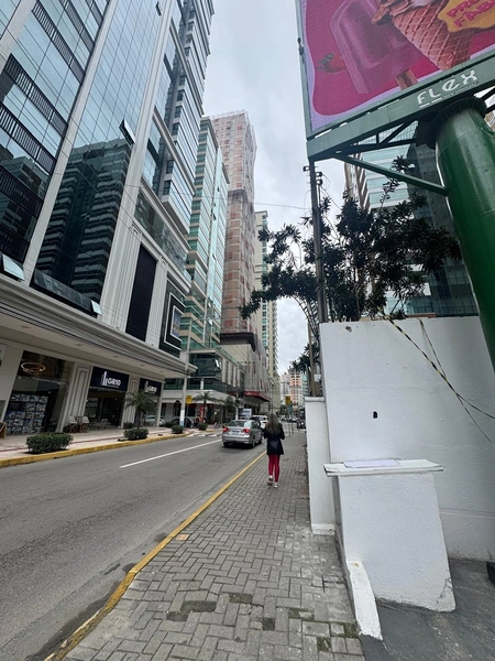 Sala Comercial para Locação – 75m² | Segunda Avenida – Meia Praia: 9ª foto da galeria de imagens do imóvel