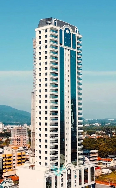 4 Dormitórios Sendo 4 Suítes (1 Suíte Master) , Meia Praia - Itapema: 2ª foto da galeria de imagens do imóvel