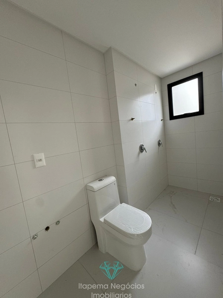 Apartamento 3 Suítes - Meia Praia: 3ª foto da galeria de imagens do imóvel