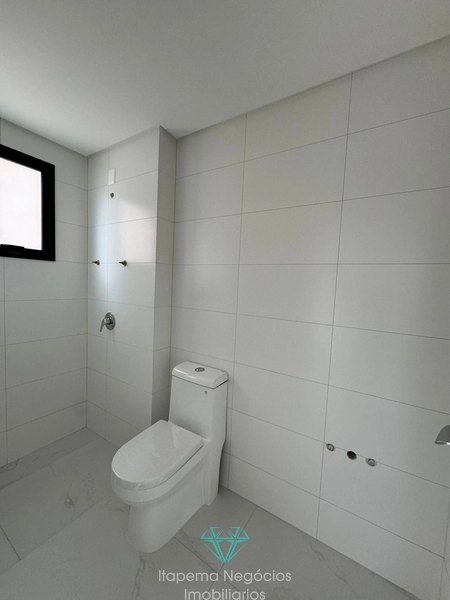 Apartamento 3 Suítes - Meia Praia: 7ª foto da galeria de imagens do imóvel