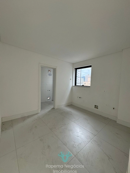 Apartamento 3 Suítes - Meia Praia: 15ª foto da galeria de imagens do imóvel
