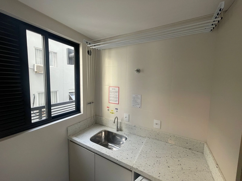 LOCAÇÃO ANUAL – APARTAMENTO COM 3 SUÍTES NA MEIA PRAIA: 19ª foto da galeria de imagens do imóvel