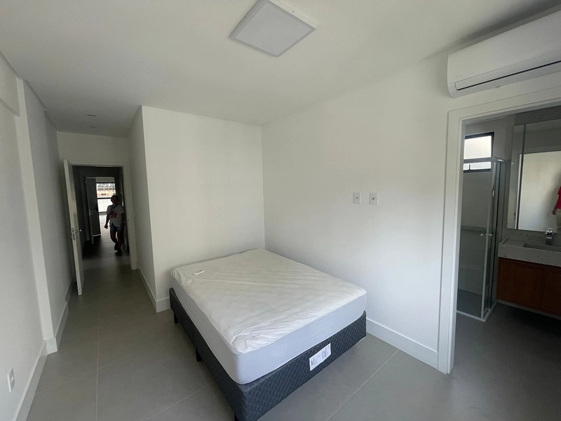 LOCAÇÃO ANUAL – APARTAMENTO COM 3 SUÍTES NA MEIA PRAIA: 6ª foto da galeria de imagens do imóvel