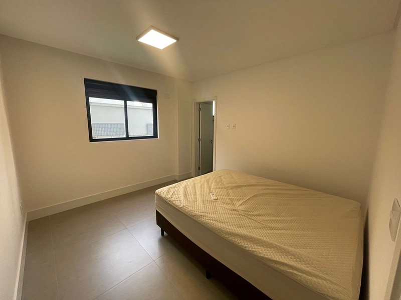 LOCAÇÃO ANUAL – APARTAMENTO COM 3 SUÍTES NA MEIA PRAIA: 9ª foto da galeria de imagens do imóvel