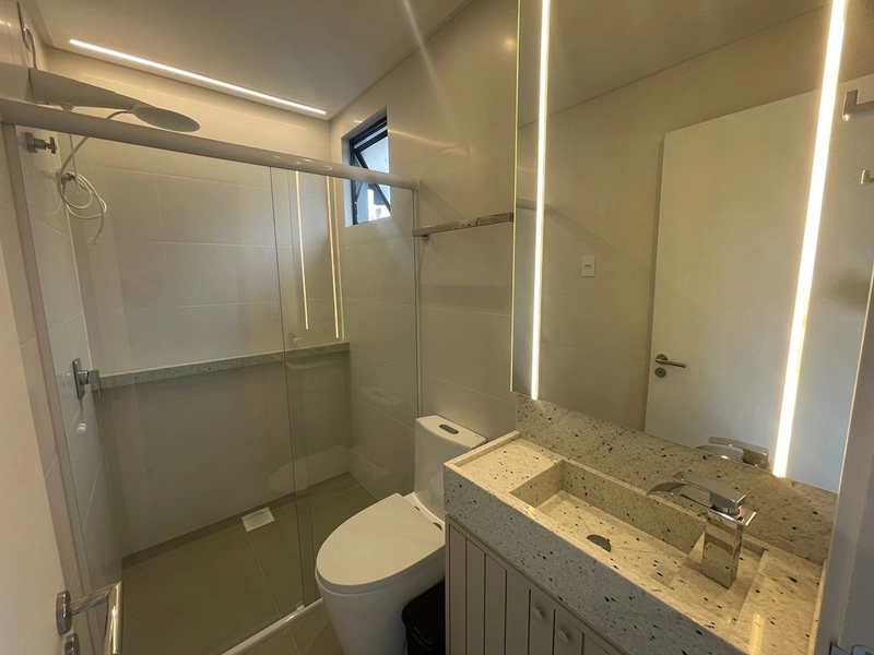 LOCAÇÃO ANUAL – APARTAMENTO COM 3 SUÍTES NA MEIA PRAIA: 12ª foto da galeria de imagens do imóvel