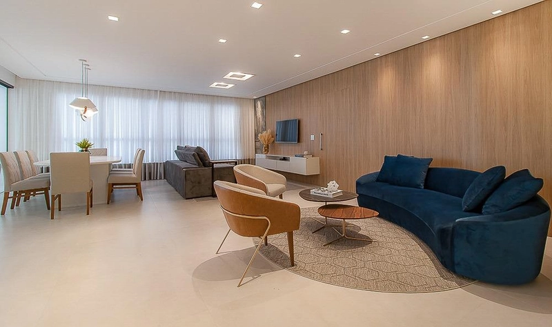 Maravilhoso apartamento finamente mobiliado e decorado na quadra do mar .: 2ª foto da galeria de imagens do imóvel