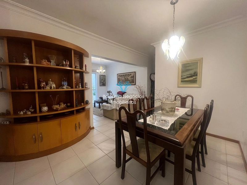 Apartamento quadra mar muito bem localizado no centro de Itapema.: 3ª foto da galeria de imagens do imóvel