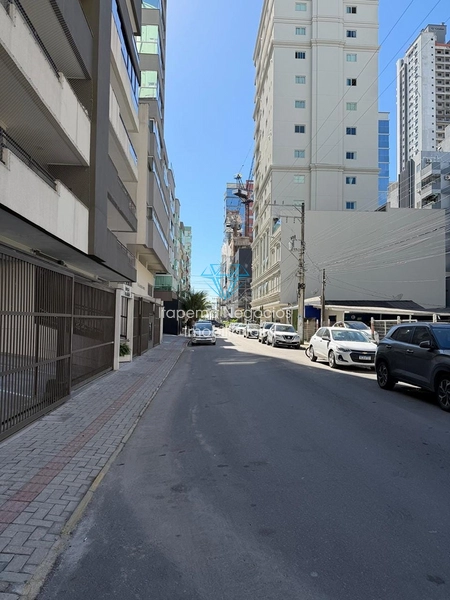 Sala Comercial mobiliada na Meia Praia.: 3ª foto da galeria de imagens do imóvel