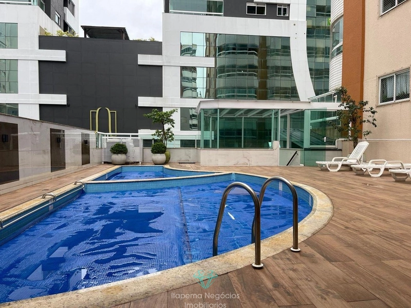 Cobertura duplex mobiliada, 4 suítes, 2 vagas, vista mar em Meia Praia: 34ª foto da galeria de imagens do imóvel