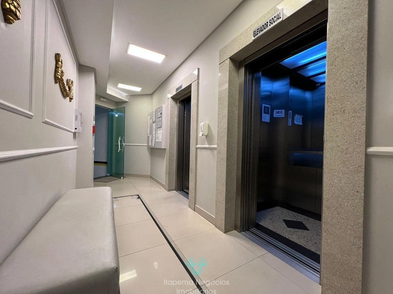 Cobertura duplex mobiliada, 4 suítes, 2 vagas, vista mar em Meia Praia: 10ª foto da galeria de imagens do imóvel