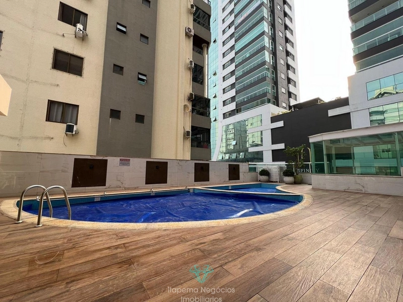 Cobertura duplex mobiliada, 4 suítes, 2 vagas, vista mar em Meia Praia: 35ª foto da galeria de imagens do imóvel