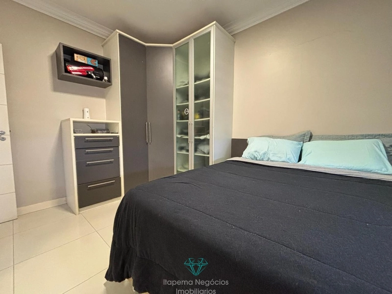 Cobertura duplex mobiliada, 4 suítes, 2 vagas, vista mar em Meia Praia: 17ª foto da galeria de imagens do imóvel
