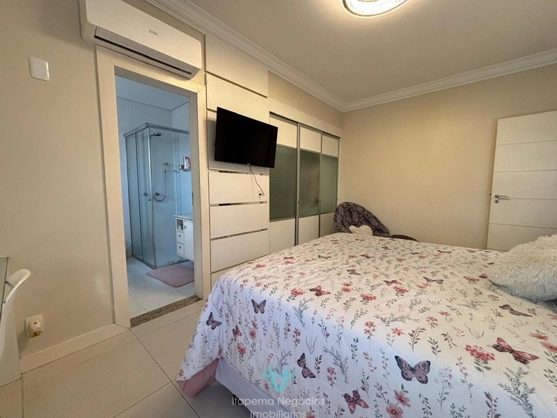 Cobertura duplex mobiliada, 4 suítes, 2 vagas, vista mar em Meia Praia: 21ª foto da galeria de imagens do imóvel