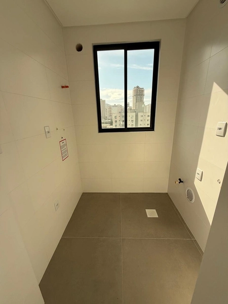 Apartamento com 3 Suítes - Segunda Quadra - Meia Praia - Itapema / SC: 5ª foto da galeria de imagens do imóvel