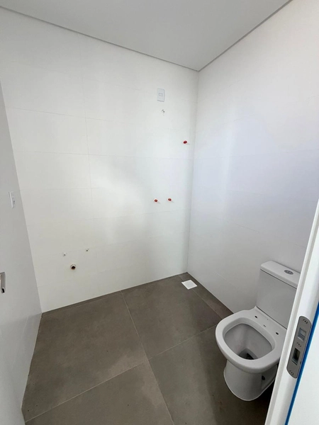 Apartamento com 3 Suítes - Segunda Quadra - Meia Praia - Itapema / SC: 10ª foto da galeria de imagens do imóvel