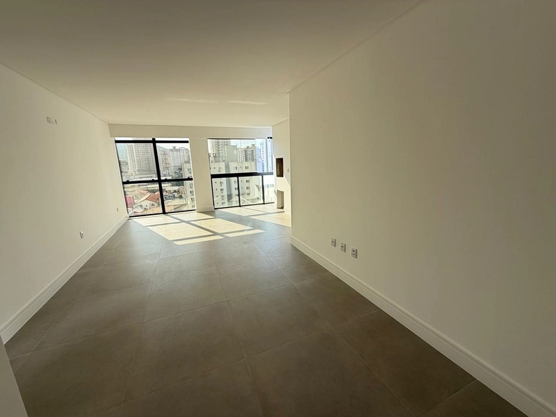 Apartamento com 3 Suítes - Segunda Quadra - Meia Praia - Itapema / SC: 4ª foto da galeria de imagens do imóvel