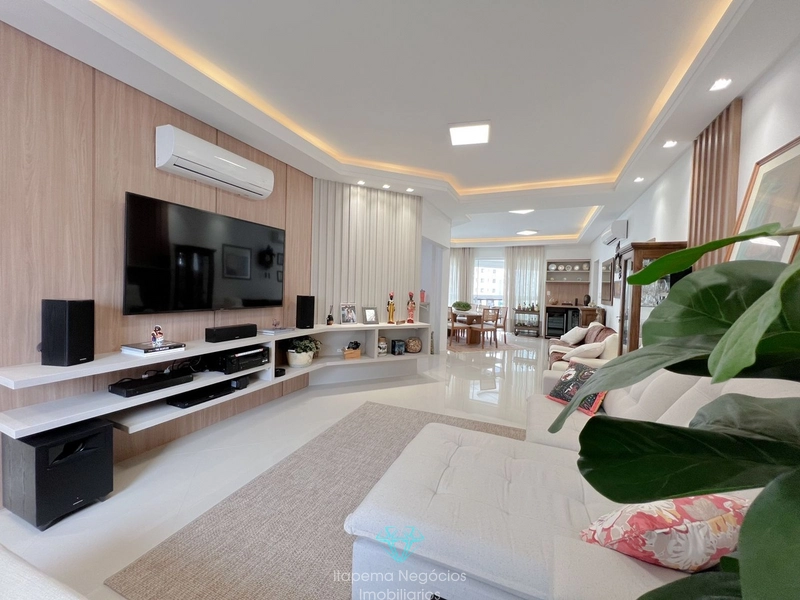 Apartamento com 3 suítes 2 vagas - Quadra mar, mobiliado e decorado.: 1ª foto da galeria de imagens do imóvel