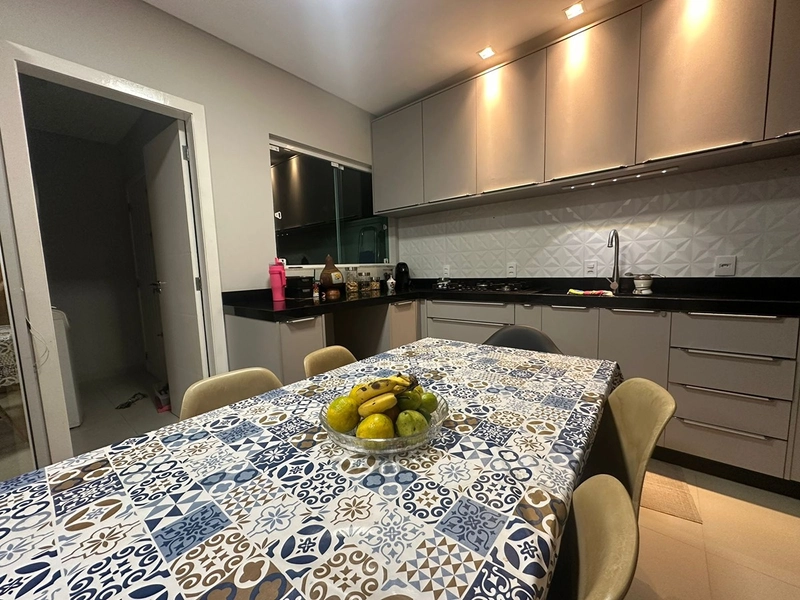 Sobrado à Venda no Perequê – Mobiliado: 2ª foto da galeria de imagens do imóvel