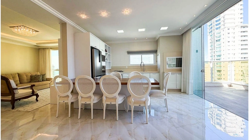 Cobertura Duplex de Alto Padrão na Quadra do Mar – Meia Praia: 33ª foto da galeria de imagens do imóvel