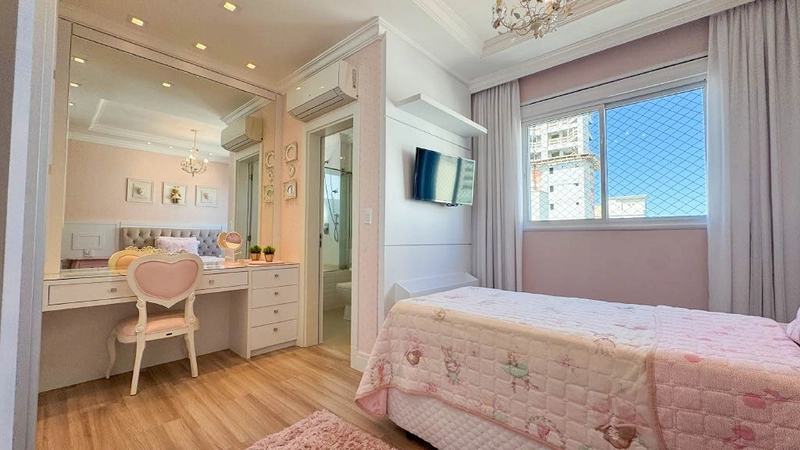 Cobertura Duplex de Alto Padrão na Quadra do Mar – Meia Praia: 17ª foto da galeria de imagens do imóvel