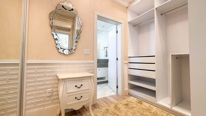 Cobertura Duplex de Alto Padrão na Quadra do Mar – Meia Praia: 15ª foto da galeria de imagens do imóvel