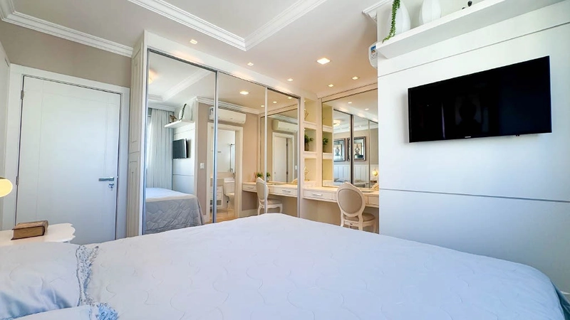 Cobertura Duplex de Alto Padrão na Quadra do Mar – Meia Praia: 22ª foto da galeria de imagens do imóvel