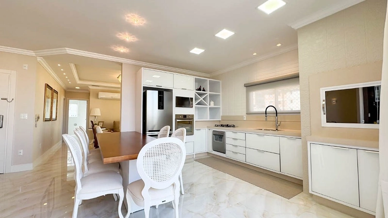 Cobertura Duplex de Alto Padrão na Quadra do Mar – Meia Praia: 35ª foto da galeria de imagens do imóvel