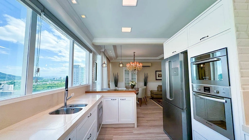 Cobertura Duplex de Alto Padrão na Quadra do Mar – Meia Praia: 8ª foto da galeria de imagens do imóvel