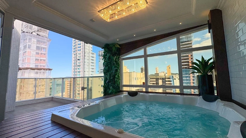 Cobertura Duplex de Alto Padrão na Quadra do Mar – Meia Praia: 66ª foto da galeria de imagens do imóvel