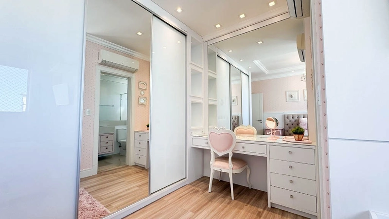 Cobertura Duplex de Alto Padrão na Quadra do Mar – Meia Praia: 18ª foto da galeria de imagens do imóvel