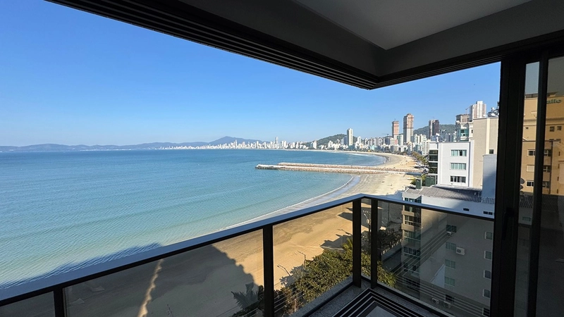 Apartamento de alto padrão à venda no Centro de Itapema – 185 m² privativos | 4 suítes | 3 vagas: 1ª foto da galeria de imagens do imóvel