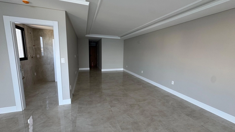 Apartamento de alto padrão à venda no Centro de Itapema – 185 m² privativos | 4 suítes | 3 vagas: 3ª foto da galeria de imagens do imóvel